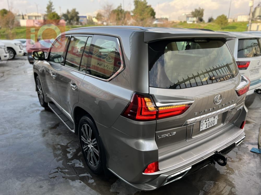 Lexus LX